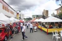 O sábado (22/10) está movimentado na Via Gastronômica de Joinville. O Stammtisch é uma promoção da CDL e vai arrecadar alimentos que serão doados por meio da Secretaria de Assistência Social de Joinville. - Fotografo: Mauro Artur Schlieck - Data: 22/10/2011