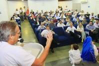 Lançamento do "Natal dos Sonhos" de Joinville. Em seu discurso o prefeito Carlito Merss lembrou o que a Prefeitura tem feito para levar eventos culturais e lazer até os bairros. - Fotografo: Mauro Artur Schlieck - Data: 09/11/2011