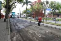 A Seinfra iniciou na manhã deste sábado (01/10) obras de reasfaltamento da Avenida JK no centro da cidade - Fotografo: Kátia Nascimento - Data: 01/10/2011