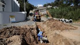 Subprefeitura Sudoeste realiza drenagem na rua Arco Verde  - Fotografo: Rogerio da Silva - Data: 02/04/2015