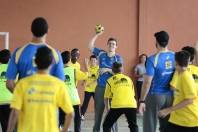 Seleção Masculina de Handebol participa na Escola Municipal Prefeito Luiz Gomes da entrega de mais um núcleo do Projeto MiniHand - Fotografo: Rogerio da Silva - Data: 13/06/2014