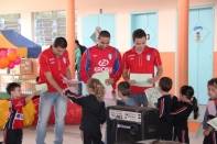 Visita de atletas da Krona Futsal ao Jardim de Infância Raio de Sol - Fotografo: Divulgação - Data: 07/10/2013