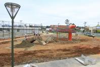 Várias equipes trabalham na fase de conclusão do Parque da Cidade. Uma delas é a que cuida da iluninação pública - Fotografo: Mauro Artur Schlieck - Data: 11/10/2011