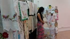 Assistência Social divulga trabalho de bordadeiras em shopping - Fotografo: Secom / Divulgação - Data: 25/09/2015