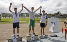 JEVILLE= Competição de atletismo na pista da Univille = Premiação dos atletas - Fotografo: Phelippe José - Data: 15/09/2015