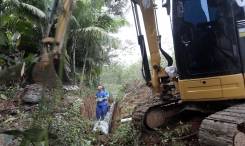Subprefeitura Nordeste realiza drenagem na estrada Timbé - Fotografo: Rogerio da Silva - Data: 18/08/2015