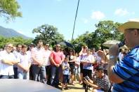 A ponte Curt Weege, estrada Quiriri, foi oficialmente entregue para a comunidade neste sábado (17/12). A ponte passou por total reforma depois de ser destruída pelas fortes chuvas. O senhor Conrado Boldt agradeceu em nome da comunidade - Fotografo: Kátia Nascimento - Data: 18/12/2011