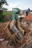 ÁGUAS: obra de reforço na travessia sobre o rio Motucas, no bairro Vila Nova - Fotografo: Divulgação - Data: 27/02/2014