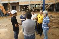 O vice-prefeito, Ingo Butzke, visitou na manhã desta quinta-feira (01/11) as obras do Centro de Cultura e Esporte Aventureiro. - Fotografo: Kátia Nascimento - Data: 01/11/2012