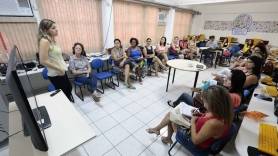 Aulas de qualificação de professores para o uso dos tablets no projeto Escola Digital - Fotografo: Rogerio da Silva - Data: 24/02/2015