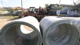 Subprefeitura Oeste realiza drenagem na rua Augusto Eccel - Fotografo: Rogerio da Silva - Data: 28/07/2015