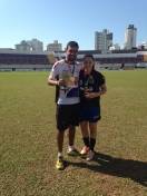 Mayara Tyska com o técnico de futebol feminino da Felej Ivens Fernando - Fotografo: Divulgação - Data: 24/03/2016