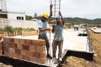 Obras do CEI João Medeiros no loteamento Parque Guarani - Fotografo: Jaksson Zanco - Data: 03/12/2013