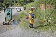 Subprefeitura Nordeste realiza roçada e limpeza na Rua Rio do Braço no Jardim Sofia - Fotografo: Phelippe José - Data: 29/01/2015