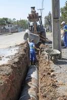 Drenagem e colocação de novas tubulações nas Rua Minas Gerais no bairro Morro do Meio. - Fotografo: Phelippe José - Data: 01/09/2014