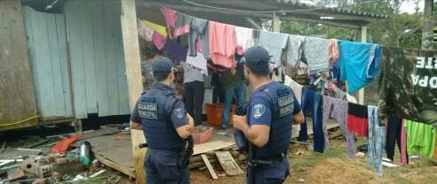 Guarda Municipal dá apoio à fiscalização da Sema no Morro do Amaral - Fotografo: Secom / Divulgação - Data: 04/03/2016