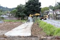 Subprefeitura Sudoeste realiza drenagem na rua Francisco Vieira - Fotografo: Rogerio da Silva - Data: 05/08/2015