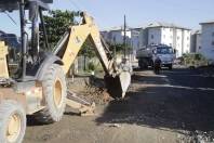 Reforço para pavimentar a Rua Afonso Schulz no Jardim Paraíso. - Fotografo: Phelippe José - Data: 16/06/2015