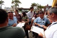 Fundema realiza inscrições de ambulantes que desejam trabalhar nos cemitérios dia de finados - Fotografo: Rogerio da Silva - Data: 14/10/2013