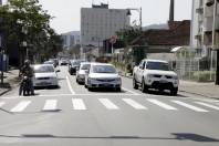 A partir desta quarta-feira (17/08) entra em vigor uma das alterações na área central da cidade para melhorar a fluidez do trânsito. A rua Visconde de Taunay - trecho da Henrique Meyer e Expedicionário Holz - se torna sentido único - Fotografo: Kátia Nascimento / Secom - Data: 17/08/2011