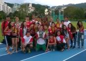 Atletas e treinadores da Felej comemoram a conquista do título do Estadual Caixa de Atletismo de Menores - Fotografo: Divulgação - Data: 24/05/2015