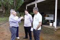 Equipe da Prefeitura Municipal visitam propriedades rurais - Fotografo: Jaksson Zanco - Data: 03/10/2013