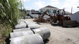 Subprefeitura Sudoeste realiza drenagem na rua Arco Verde  - Fotografo: Rogerio da Silva - Data: 02/04/2015