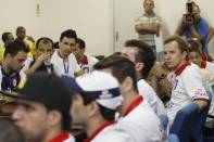 O time da Krona/Joinville/Dalponte esteve na prefeitura de Joinville nesta segunda-feira (05/12) e apresentou ao prefeito Carlito Merss a taça conquistada no último domingo (04/11). O futsal de Joinville é campeão do Taça Brasil de Clubes 2011 na Série C - Fotografo: Kátia Nascimento - Data: 05/12/2011