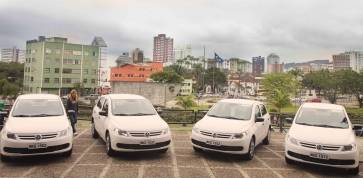 A Prefeitura de Joinville fez na tarde desta terça-feira (12/6) a entrega oficial do carros do IPTU Premiado. - Fotografo: Mauro Artur Schlieck - Data: 12/06/2012