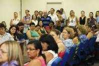 O repasse de R$ 1 milhão, proveniente de economias do Legislativo para a Univille, foi realizado por meio da Secretaria Municipal de Educação, na manhã desta terça-feira (24/01), na sala do colegiado. Grande números de pessoas prestigiou o evento - Fotografo: Kátia Nascimento - Data: 24/01/2012