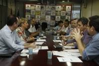 	Integrantes da Comissão de Transição Governamental se reuniram pela primeira vez, nesta quarta-feira (31/10), com representantes do prefeito eleito, Udo Döhler, para discutir como será o processo - Fotografo: Kátia Nascimento - Data: 31/10/2012