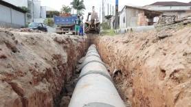 Subprefeitura Sudoeste realiza drenagem na rua Pedra do Sino - Fotografo: Rogerio da Silva - Data: 10/02/2015