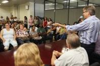 Os aposentados e pensionistas do Ipreville foram homegeados na manhã desta segunda-feira (19/3). O prefeito Carlito Merss agradeceu a dedicação de todos. - Fotografo: Kátia Nascimento - Data: 19/03/2012