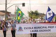 A Semana da Pátria reserva dez desfiles em diferentes bairros de Joinville. Na tarde desta quinta-feira (6/9) o evento aconteceu no Comasa. - Fotografo: Agobar Gonçalves - Data: 06/09/2012