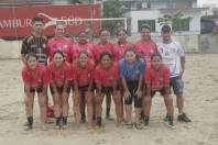 Equipe de futebol feminina do Canto do Rio(Jardim Paraíso) vice-campeã do campeonato interbairros de futebol de areia. - Fotografo: Phelippe José - Data: 10/11/2013