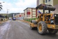 A Seinfra está na fase final das obras de drenagem e colocação de base na rua Juliano Busarello, ao lado do Redidencial Trentino I e II, do programa “Minha Casa, Minha Vida”, bairro Boehmerwald - Fotografo: Mauro Artur Schlieck - Data: 08/11/2011