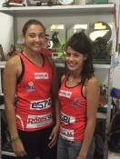 Thalia Cristine (E) e Amanda Portela, da equipe Felej/Corville/Rogga, disputam os Jogos Sul-Americanos Escolares  - Fotografo: Divulgação - Data: 07/12/2015