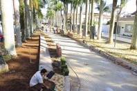 As obras de requalificação da Alameda Brüstlein, mais conhecida como Rua das Palmeiras, serão entregues nesta quinta-feira (5/7), às 19 horas. Equipes finalizam os detalhes. - Fotografo: Mauro Artur Schlieck - Data: 05/07/2012