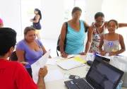 A Secretaria de Educação está de plantão no Residencial Trentino I para providenciar a matrícula das crianças que estão se mudando para as novas casas em escolas do entorno.  - Fotografo: Mauro Artur Schlieck - Data: 23/03/2012