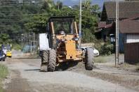 Subprefeitura Oeste realiza patrolamento nas laterais da rua João Miers - Fotografo: Rogerio da Silva - Data: 16/03/2015