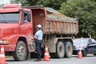 Blitz do Ittran para orientação dos motoristas próximo ao aeroporto - Fotografo: Rogerio da Silva - Data: 14/04/2014