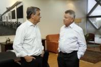 Prefeito Udo Döhler e vice-governador Eduardo Pinho Moreira durante reunião com secretários de saúde do Estado e de Joinville - Fotografo: Jaksson Zanco - Data: 14/01/2013