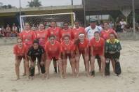 Equipe de futebol feminina da Associação de Moradores do Fátima campeã do campeonato interbairros de futebol de areia. - Fotografo: Phelippe José - Data: 10/11/2013