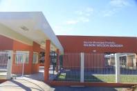 O fim do turno intermediário na rede municipal de ensino acabou hoje (5/7) com a entrega das salas modulares na Escola Nilson Wilson Bender, bairro Paranaguamirim. - Fotografo: Mauro Artur Schlieck - Data: 05/07/2012