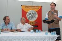 Mais um foco do mosquito da dengue foi encontrado no dia 6 de fevereiro numa transportadora, em Pirabeiraba. Cada morador deve estar alerta com a água parada em qualquer recipiente. Foto foi na coletiva sobre o tema em 2011. - Fotografo: Mauro Arthur Schlieck - Data: 08/02/2012