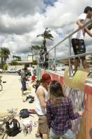 Nesta quarta-feira (2/11) o Parque da Cidade recebeu intervenções de arte urbana. Um grupo de dez atuantes da cultura hip-hop grafitou a pista de skate. A atividade é uma iniciativa da Prefeitura de Joinville por meio da Coordenação Municipal de Juventude em parceria com a Central Única das Favelas  - Fotografo: Kátia Nascimento - Data: 02/11/2011