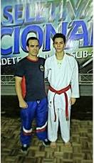 Ryan Cardoso Campos e o seu treinador (sensei) Cristóvão João Alves - Fotografo: Arquivo Pessoal  - Data: 31/03/2015