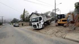 Subprefeitura Centro-Norte realiza drenagem na rua Servidão Ubatuba - Fotografo: Rogerio da Silva - Data: 30/06/2015