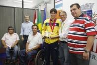 A Prefeitura de Joinville homenageou na manhã desta segunda-feira (05/11) os atletas e técnicos do PARAPAN. O atleta Talisson Glok foi um dos homenageadaos - Fotografo: Kátia Nascimento - Data: 05/12/2011