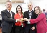 CAJ recebe prêmio nacional pelo programa Pró-acessibilidade. Equipe da CAJ: presidente Roberto Carneiro; gerente de Gestão de Pessoas, Adriana Loth; João Abeid Filho, do Núcleo de Atendimento Social; e Elisa Taufenbach, gerente de Relacionamento com o Cliente - Fotografo: Rogerio da Silva - Data: 20/08/2014